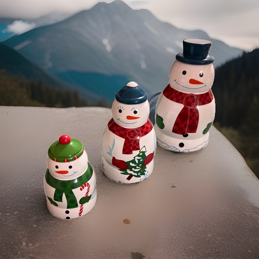 Vintage Avon Set Of Nesting Snowmen